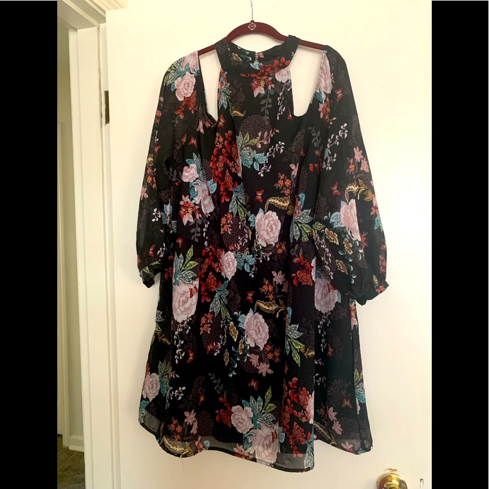 Cold shoulder floral tunic, 3x